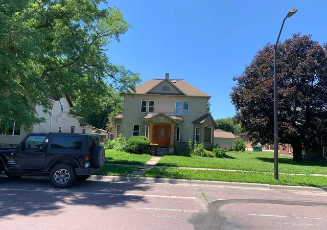 Photo 2 of Single family home for sale at 307 1st Street Se, Fairfax, MN 55332 | MLS# 7127267 | Listing updated on 2026-09-05