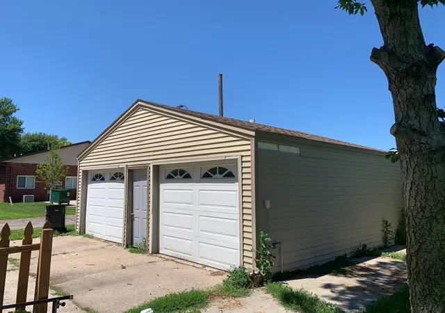 Photo 4 of Single family home for sale at 307 1st Street SE, Fairfax, MN 55332 | MLS# 7127267 | Listing updated on 2026-09-05