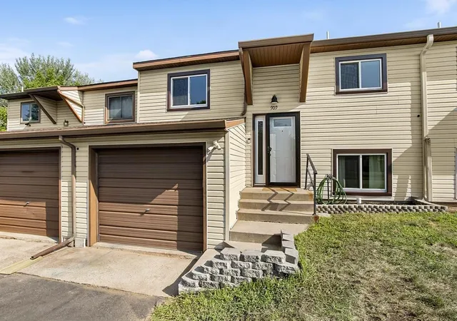 2nd image of 909 E Baker St, Saint Joseph, MN 56374 | MLS# 7127277