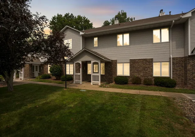2nd image of 3575 Blue Jay Wy #103, Saint Paul, MN 55123 | MLS# 7127279