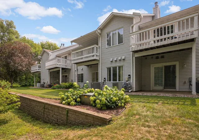 3rd image of 3575 Blue Jay Way #103, Saint Paul, MN 55123 | MLS# 7127279