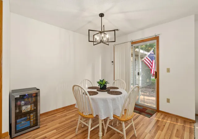 Listing Photo 5 - Condo for sale in building located at 2508 Innsbruck Trl, New Brighton, MN 55112
