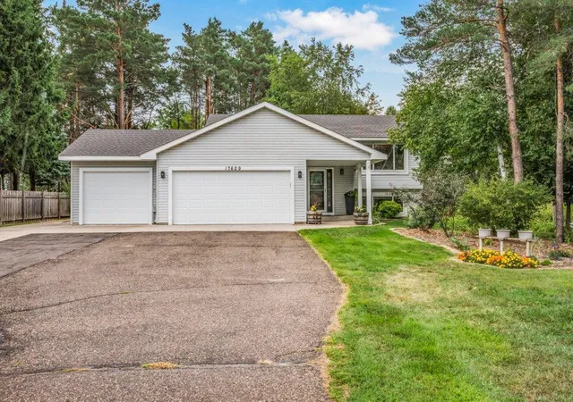 Photo 3 of Single family home for sale at 17629 Iguana St Nw, Anoka, MN 55303 | MLS# 7127302 | Listing updated on 2026-09-01