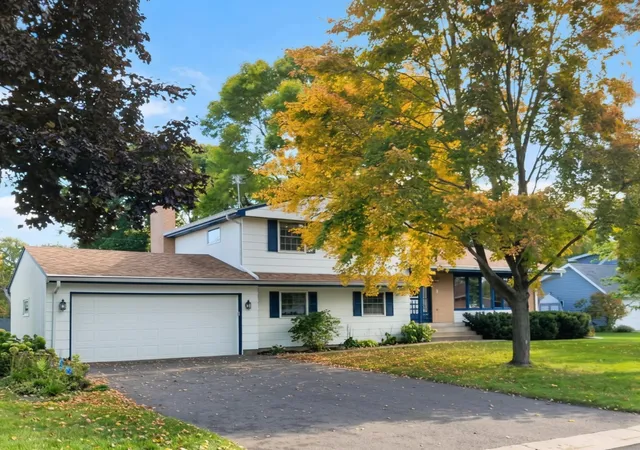 Photo 1 of Single family home for sale at 413 Rice Crk Blvd Ne, Minneapolis, MN 55432 | MLS# 7127305 | Listing updated on 2026-10-07