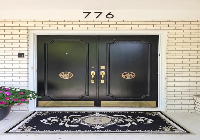Photo 2 of Single family home for sale at 776 Upper Colonial Dr, Saint Paul, MN 55118 | MLS# 7127308 | Listing updated on 2026-08-22