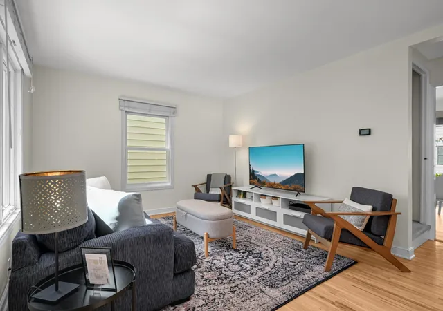 Photo 4 of Sale Pending at 2836 Kentucky Ave S, Minneapolis, MN 55426 | MLS# 7127323 | Listing updated on 2026-08-27