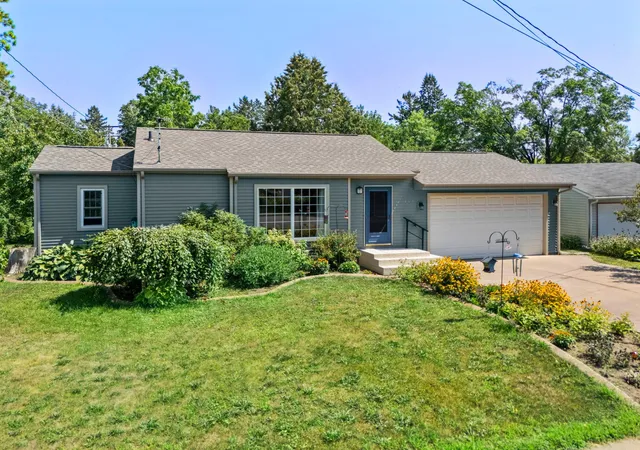 1st image of 460 S Grey Ave, Rush City, MN 55069 | MLS# 7127332