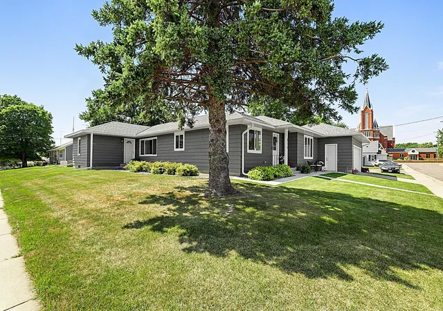 3rd image of 211 Cedar Ave S, Watkins, MN 55389 | MLS# 7127344