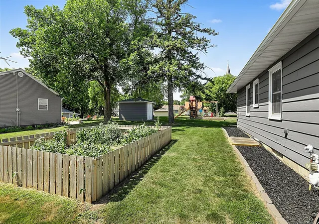 5th image of 211 Cedar Ave S, Watkins, MN 55389 | MLS# 7127344