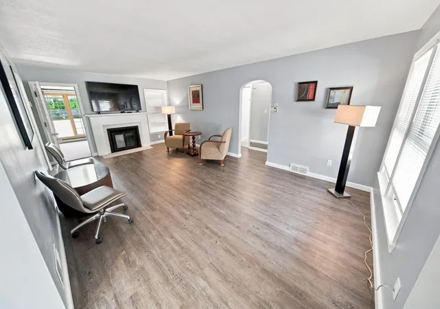 Photo 3 of Single family home for sale at 432 16th Ave Sw, Rochester, MN 55902 | MLS# 7127354 | Listing updated on 2026-09-15