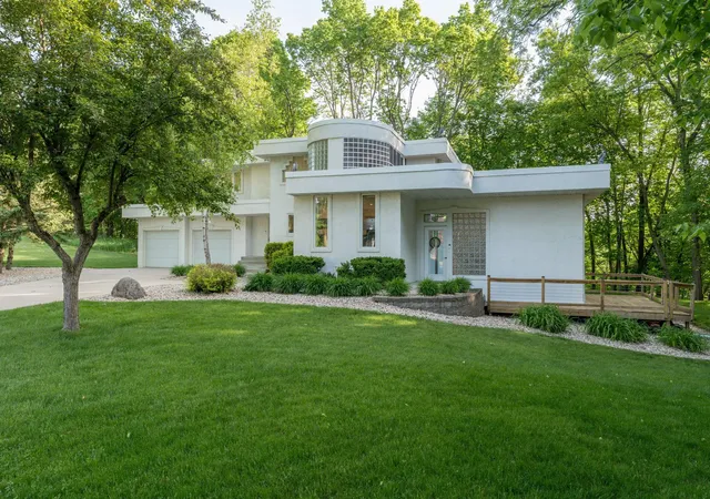 Photo 1 of Single family home for sale at 317 Meadow Woods Dr, Mankato, MN 56001 | MLS# 7127355 | Listing updated on 2026-10-28