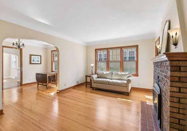 Photo 3 of Single family home for sale at 1020 Hoyt Ave W, Saint Paul, MN 55117 | MLS# 7127362 | Listing updated on 2026-09-13