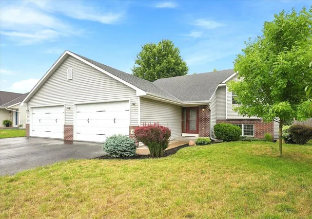 2nd image of 844 Plum Tree Ln, Somerset, WI 54025 | MLS# 7127368