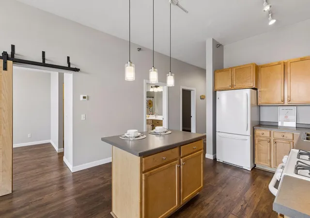 3rd image of 2650 University Ave W, St. Paul, MN 55114