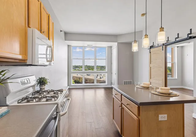 4th image of 2650 University Ave W, St. Paul, MN 55114