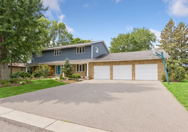 1st image of 1355 Medora Rd, Saint Paul, MN 55118 | MLS# 7127379