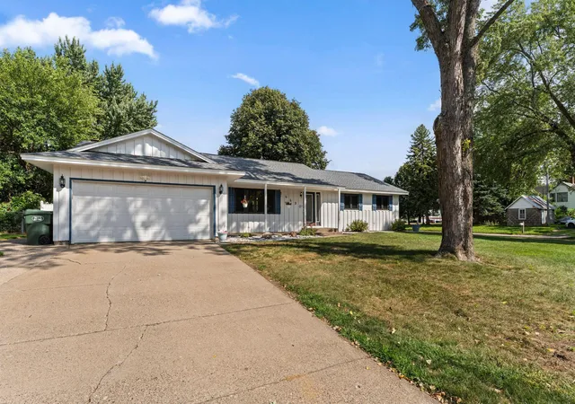 Single family home for sale at 14490 Gannon Way, Apple Valley, MN 55124 | MLS# 7127391