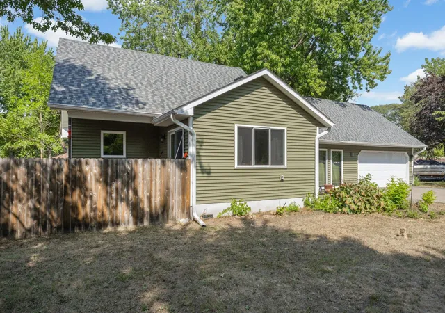 Photo 2 of Sale Pending at 1501 4th Street E, Hastings, MN 55033 | MLS# 7127411 | Listing updated on 2026-08-21