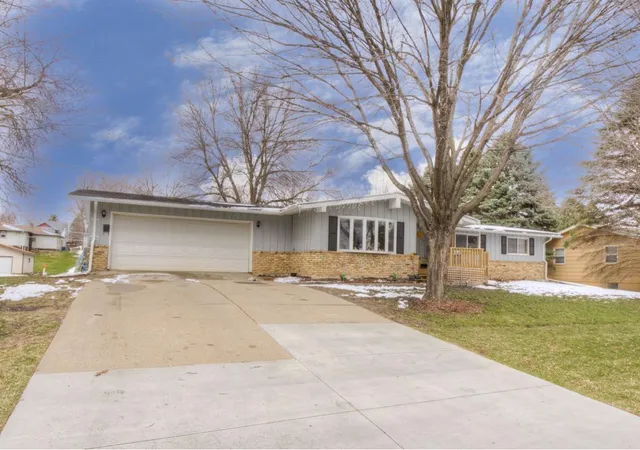 1st image of 332 W 2nd St, Waconia, MN 55387 | MLS# 7127421