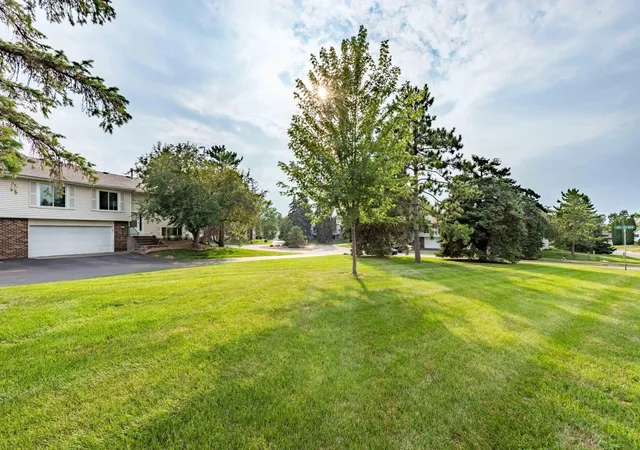 Photo 2 of Single family home for sale at 1303 W 140th Street, Burnsville, MN 55337 | MLS# 7127423 | Listing updated on 2026-08-17
