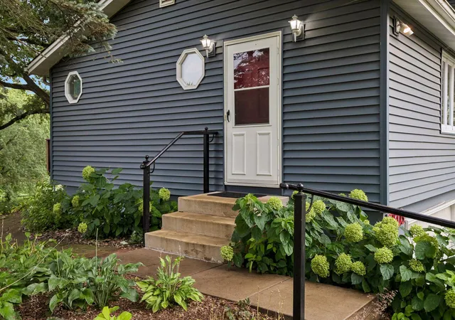 Photo 1 of Single family home for sale at 18503 Hanus Rd, Minnetonka, MN 55345 | MLS# 7127427 | Listing updated on 2026-10-05
