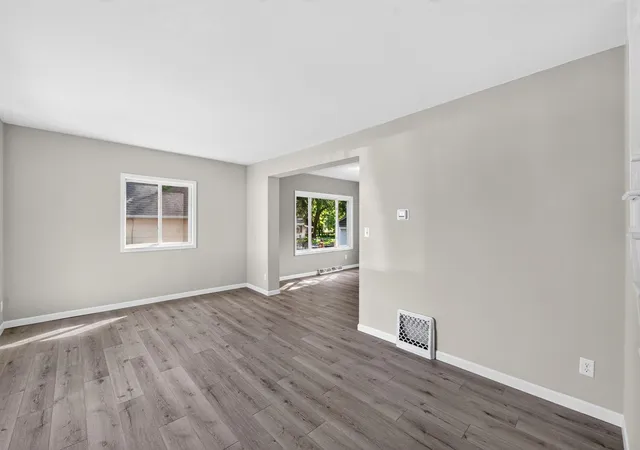 Photo 4 of Sale Pending at 215 9th Avenue NE, Rochester, MN 55906 | MLS# 7127444 | Listing updated on 2026-08-17