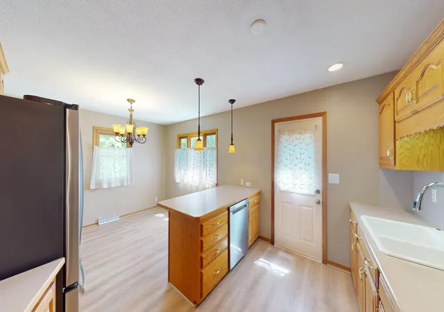 2nd image of 902 3rd Ave S, Albert Lea, MN 56007 | MLS# 7127447