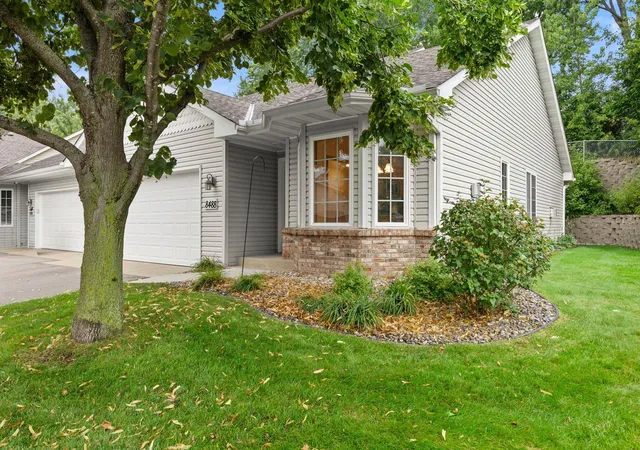 2nd image of 8488 Powers Pl, Chanhassen, MN 55317 | MLS# 7127450