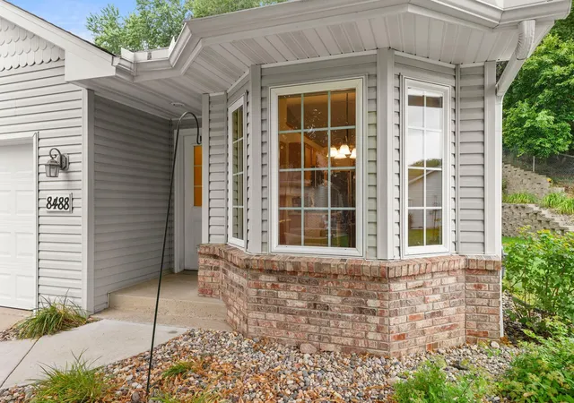 5th image of 8488 Powers Pl, Chanhassen, MN 55317 | MLS# 7127450