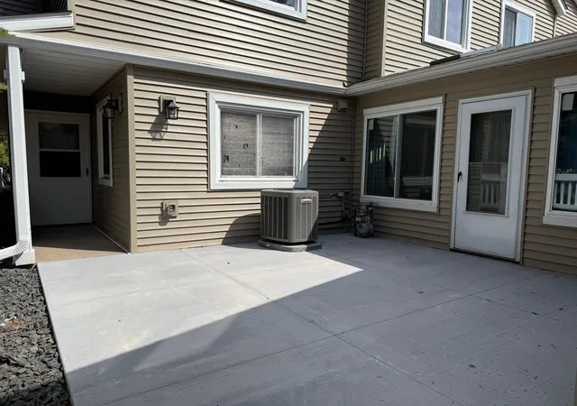 Photo 4 of Single family home for sale at 2527 Wimbledon Pl, Saint Paul, MN 55125 | MLS# 7127452 | Listing updated on 2026-09-29