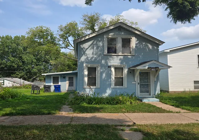 Photo 1 of Single family home for sale at 1025 Mclean Ave, Saint Paul, MN 55106 | MLS# 7127476 | Listing updated on 2026-08-15