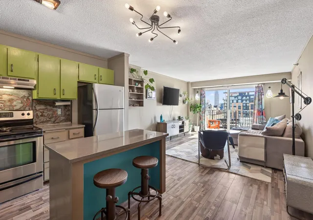 Photo 1 of Condo for sale at 121 Washington Ave S #1010, Minneapolis, MN 55401 | MLS# 7127480 | Listing updated on 2026-08-15