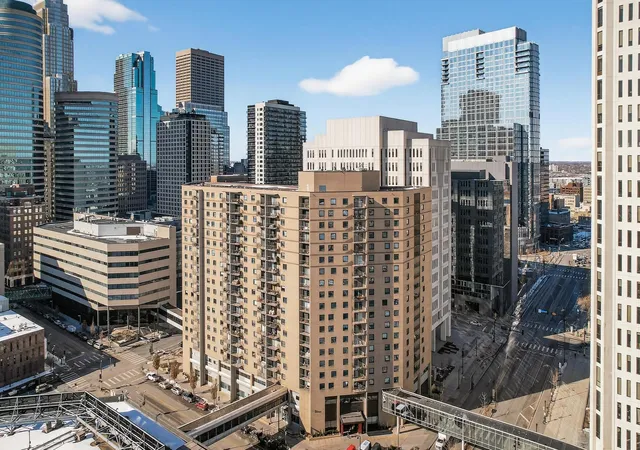 Photo 3 of Condo for sale at 121 Washington Ave S #1010, Minneapolis, MN 55401 | MLS# 7127480 | Listing updated on 2026-08-15