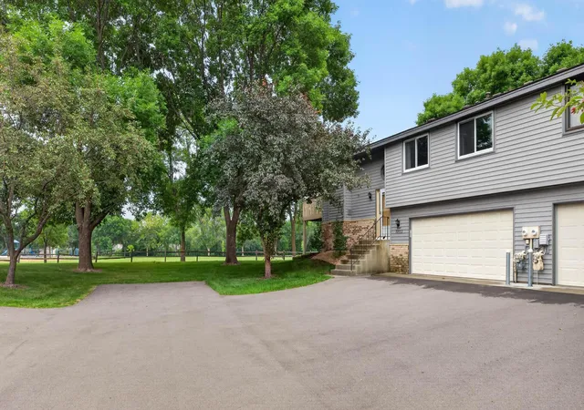 3rd image of 7205 Pontiac Cir, Chanhassen, MN 55317 | MLS# 7127481
