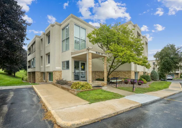 Photo 2 of Sale Pending at 535 19th Street Nw #28, Rochester, MN 55901 | MLS# 7127484 | Listing updated on 2026-09-19