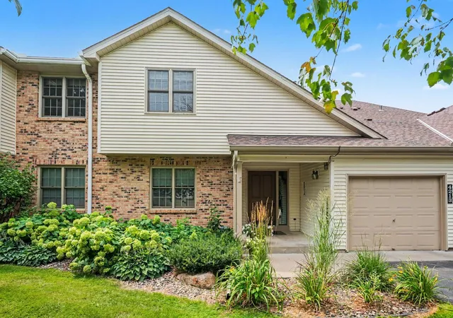 Photo 2 of Condo for sale at 4213 Oakmede Ln #120D, Saint Paul, MN 55110 | MLS# 7127491 | Listing updated on 2026-09-01