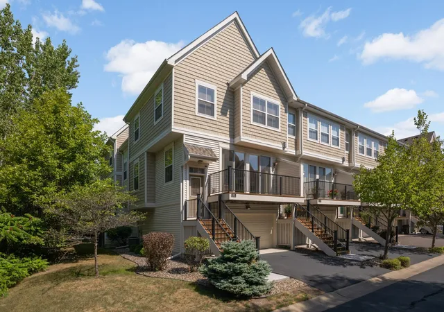 2nd image of 4725 Victor Path #11, Hugo, MN 55038 | MLS# 7127494
