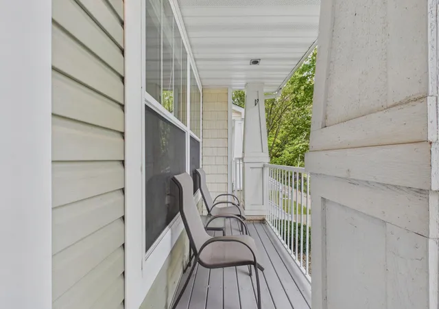 2nd image of 1240 County Road D E #3, Maplewood, MN 55109 | MLS# 7127500