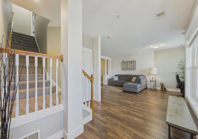 3rd image of 1240 County Road D E #3, Maplewood, MN 55109 | MLS# 7127500