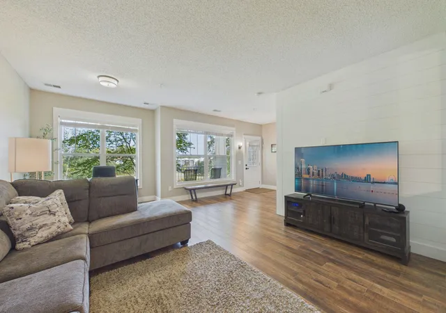 5th image of 1240 County Road D E #3, Maplewood, MN 55109 | MLS# 7127500