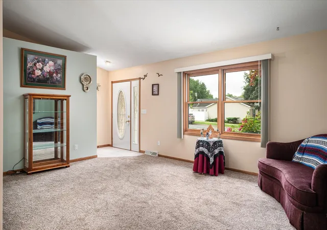 Photo 2 of Single family home for sale at 310 Haralson Ln, La Crescent, MN 55947 | MLS# 7127526 | Listing updated on 2026-09-03