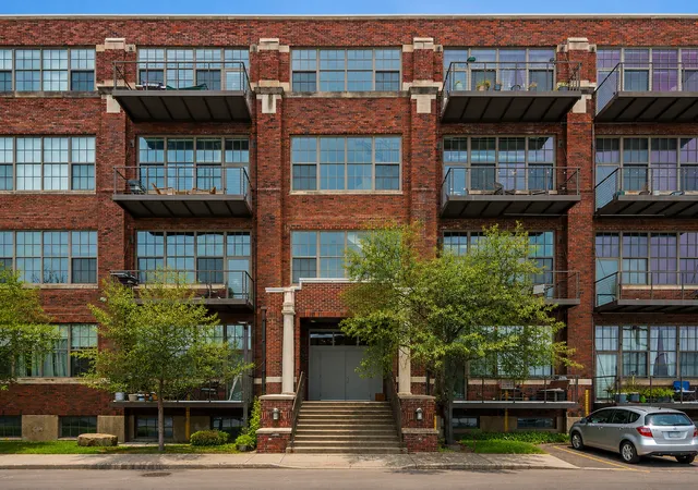 2nd image of 1901 E Hennepin Ave, Minneapolis, MN 55413