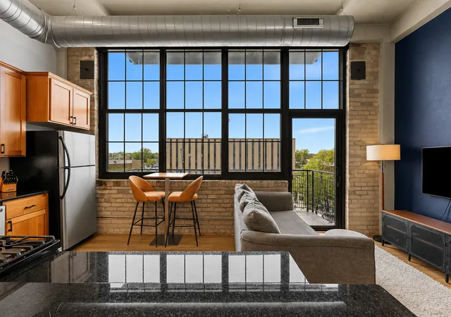 1st image of 1901 E Hennepin Ave #306, Minneapolis, MN 55413 | MLS# 7127547