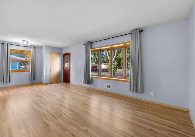 3rd image of 9119 Bloomington Ave, Bloomington, MN 55425 | MLS# 7127571