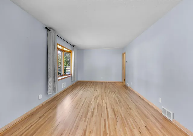 4th image of 9119 Bloomington Ave, Bloomington, MN 55425 | MLS# 7127571