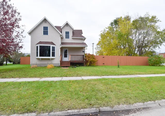 Photo 1 of Single family home for sale at 315 State Ave Sw, Red Lake Falls, MN 56750 | MLS# 7127572 | Listing updated on 2026-08-18