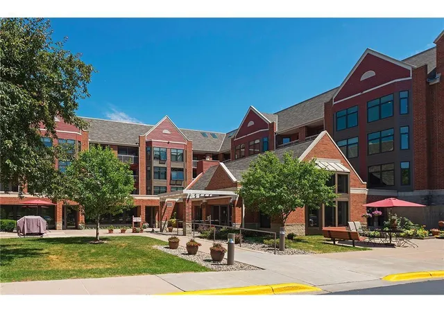 Photo 2 of Condo for sale at 500 County Rd B W #113, Saint Paul, MN 55113 | MLS# 7127583 | Listing updated on 2026-08-17