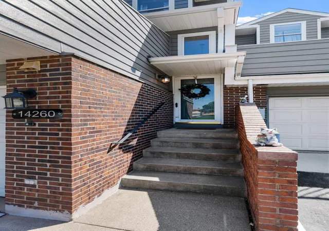 Photo 1 of Single family home for sale at 14260 Estates Ave, Saint Paul, MN 55124 | MLS# 7127593 | Listing updated on 2026-10-04