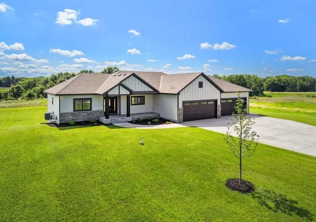 1st image of 12901 295th Ave Nw, Princeton, MN 55371 | MLS# 7127603