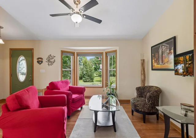 2nd image of 8255 Stillwater Blvd N, Lake Elmo, MN 55042 | MLS# 7127608